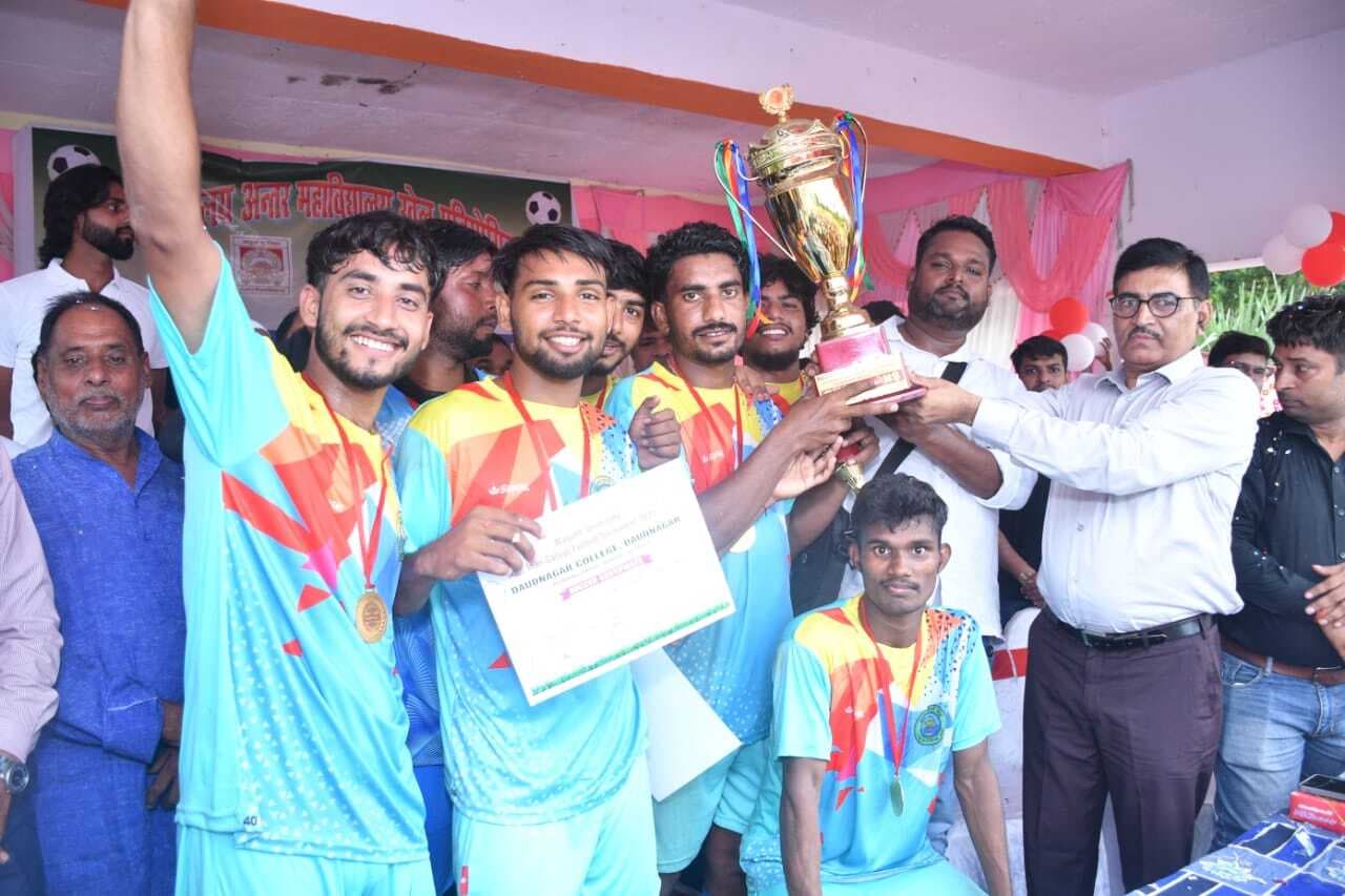 फुटबॉल खेल के साथ-साथ भाईचारे और सहयोग का प्रतीक : इस्लाम