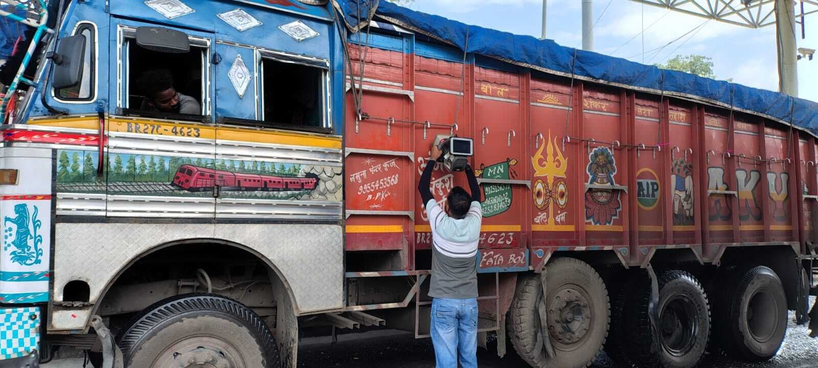 दुर्गा पूजा को लेकर जांच चौकी पर हाइ अलर्ट