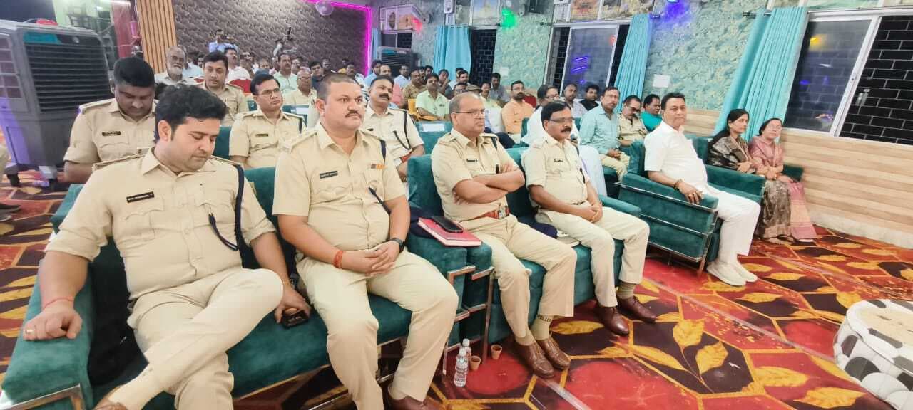 शहर में साइबर थाना बने और त्योहारों में भीड़-भाड़ वाले इलाकों में हो अतिरिक्त पुलिस बल की तैनाती