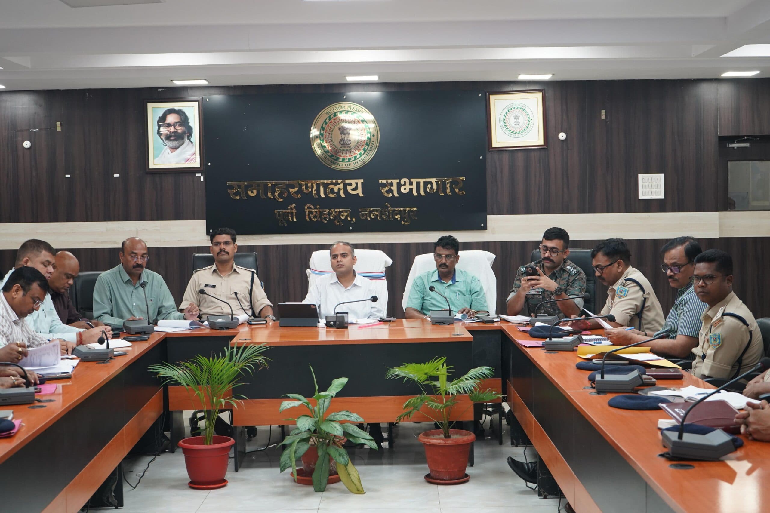 Jamshedpur news. दुर्गा पूजा के दौरान मानगो पुल व शहर के अन्य हिस्सों में जाम नहीं लगे, इसके लिए योजना बनाने का दिया गया निर्देश