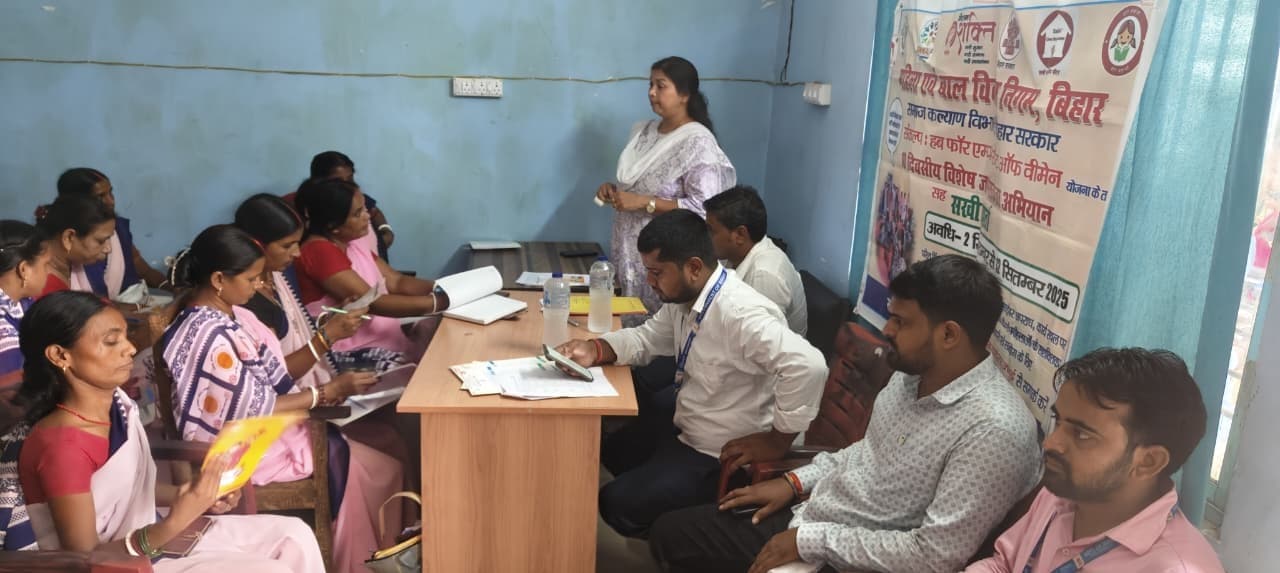 जागरूकता शिविर में आशा को दी गयी जानकारी