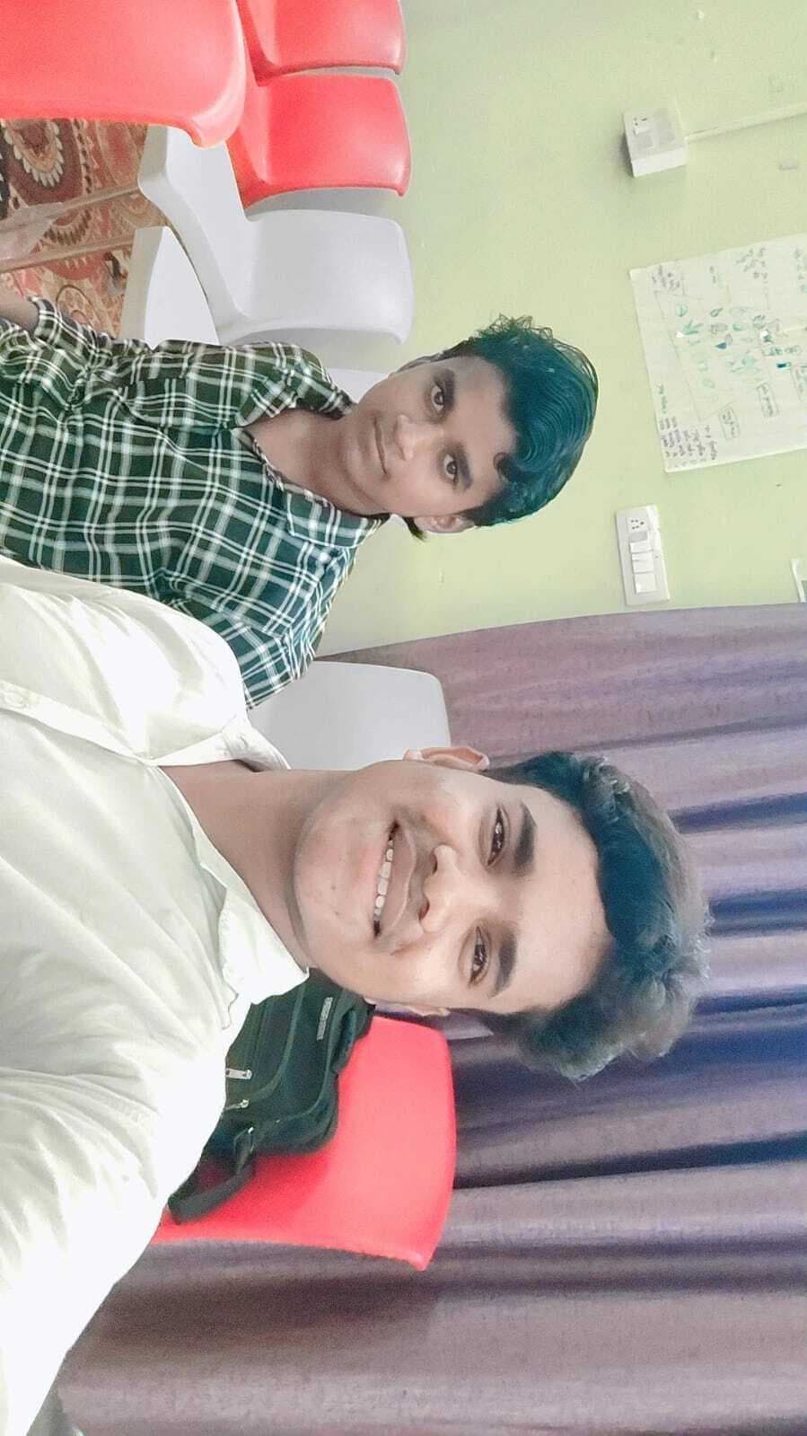 कला उत्सव प्रतियोगिता में महात्मा गांधी विद्यालय के दो छात्र सफल