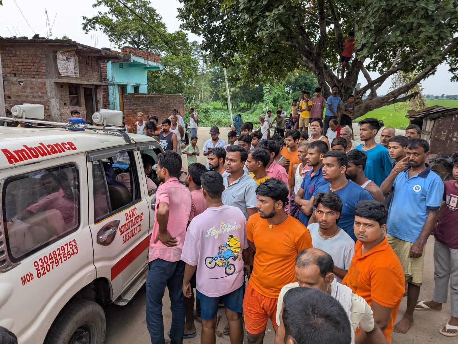 हत्या के एक साल बाद ईरान से सुखरौली पहुंचा गौरव का शव, मातम