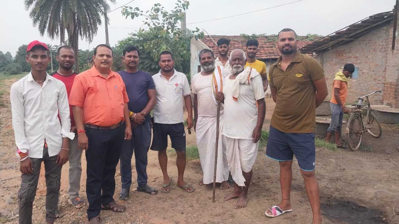 जनसेवा पार्टी के संयोजक ने ईओ को सौंपा मांगपत्र