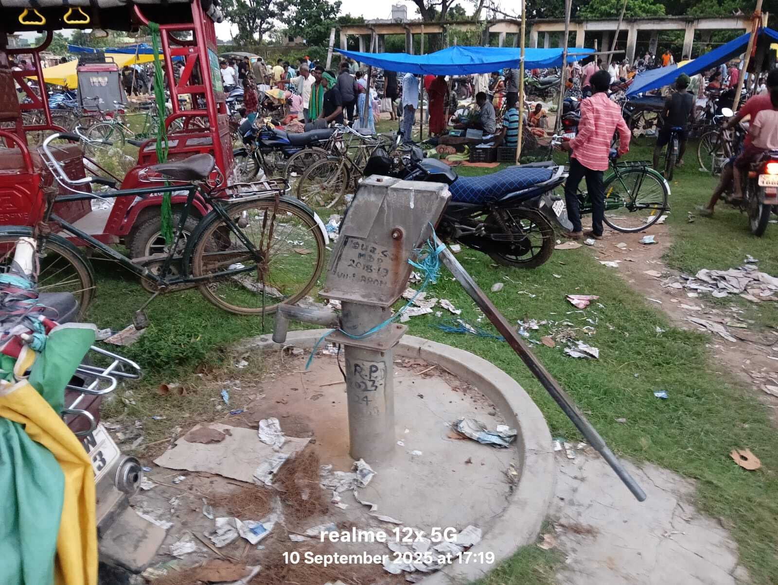 हटिया परिसर में चापाकल खराब रहने से लोगों को हो रही परेशानी