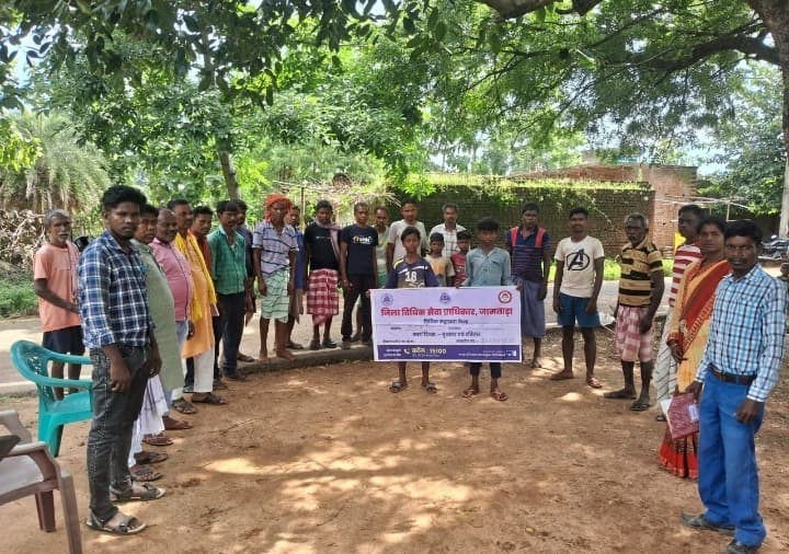 पीएलवी ने हारलाडीह के ग्रामीणों को किया जागरूक