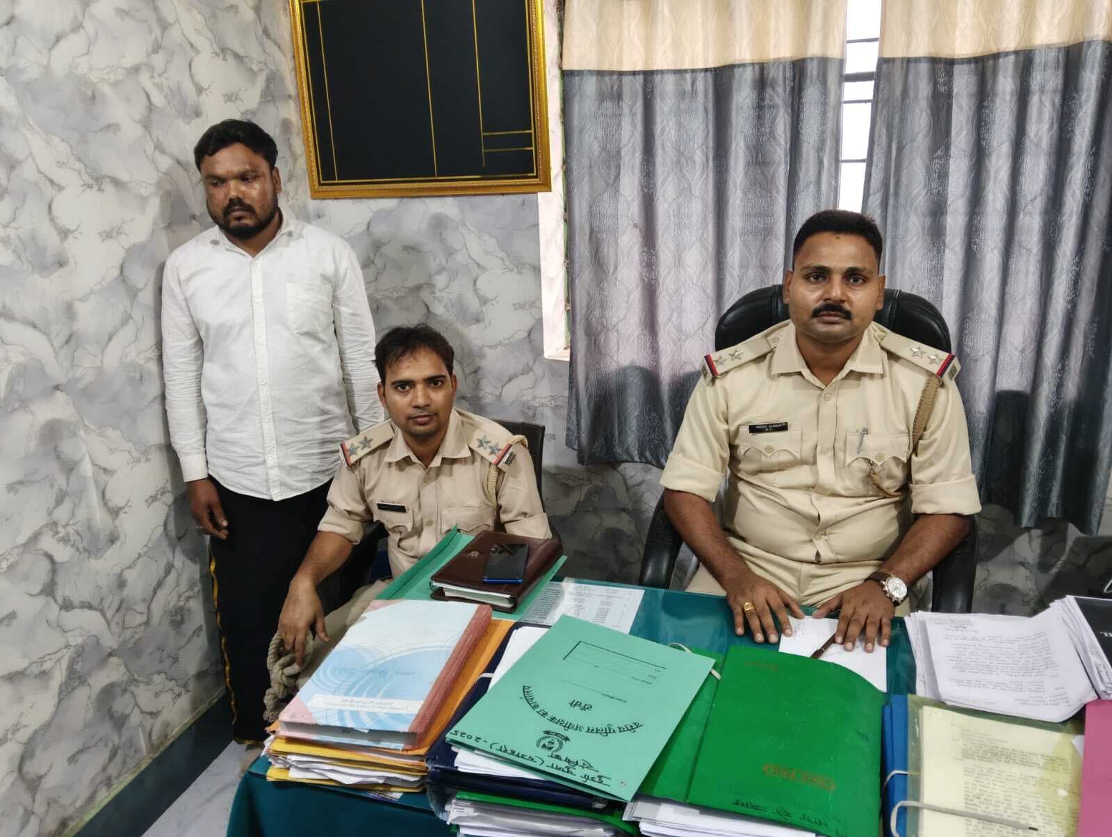 शिक्षिकाओं व स्कूली बच्चों पर अभद्र टिप्पणी करने के आरोपी को जेल