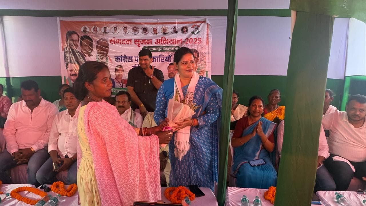 Chaibasa News : कांग्रेस को समाज के अंतिम व्यक्ति तक पहुचाएं : सज्जन