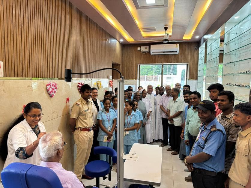 पोड़ैयाहाट मर्सी अस्पताल में कॉमेता आई केयर विभाग का शुभारंभ