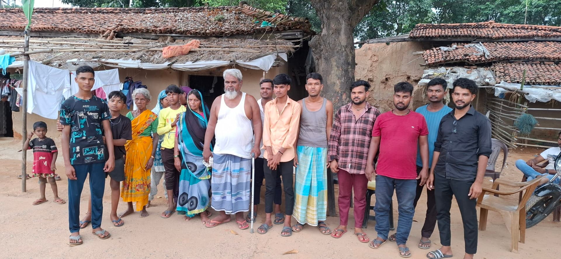 Giridih news: भेलवाघाटी में 20 साल बाद भी नक्सलियों के खूनी खेल का दहशत कायम