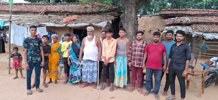 Giridih news: भेलवाघाटी में 20 साल बाद भी नक्सलियों के खूनी खेल का दहशत कायम