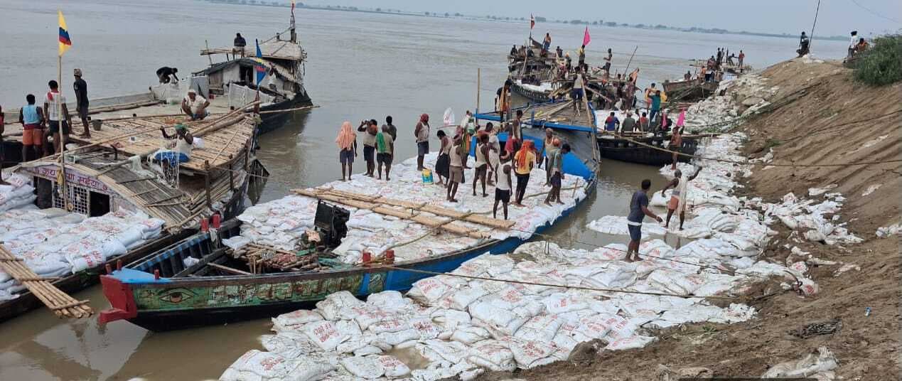 Bhagalpur news स्पर संख्या नौ के डाउनस्ट्रीम में 50 मीटर में धसान