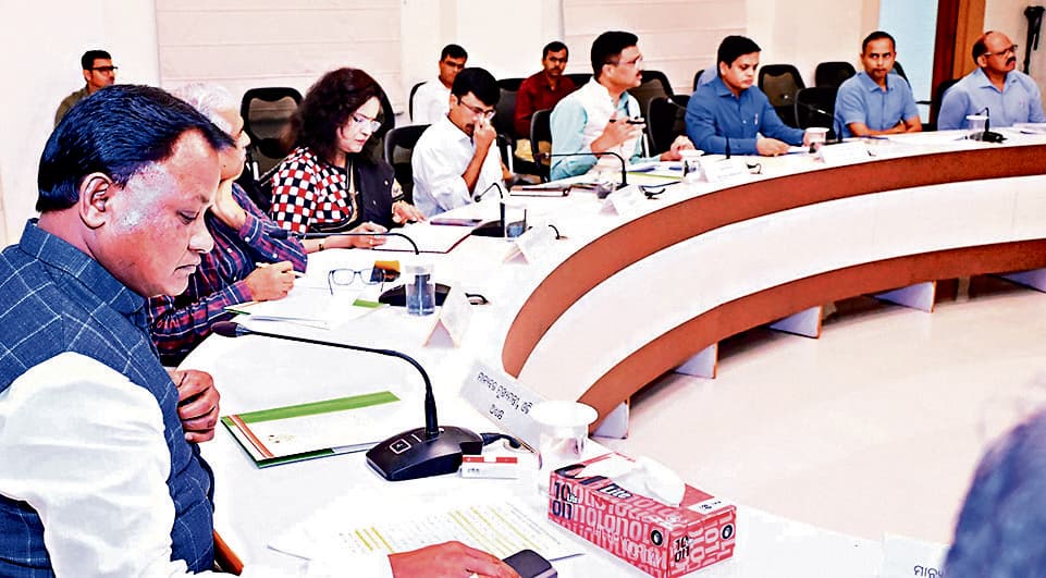 Bhubaneswar News: खाद की कालाबाजारी, जमाखोरी व मिलावट पर सीएम ने तत्काल कार्रवाई का दिया निर्देश