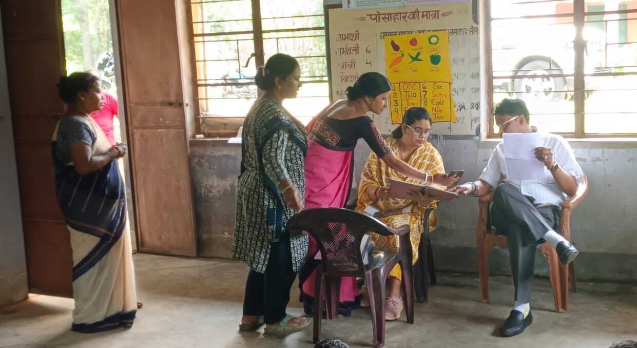 East Singhbhum News : 10 दिनों में पीएम आवास का लिंटर तक निर्माण करायें