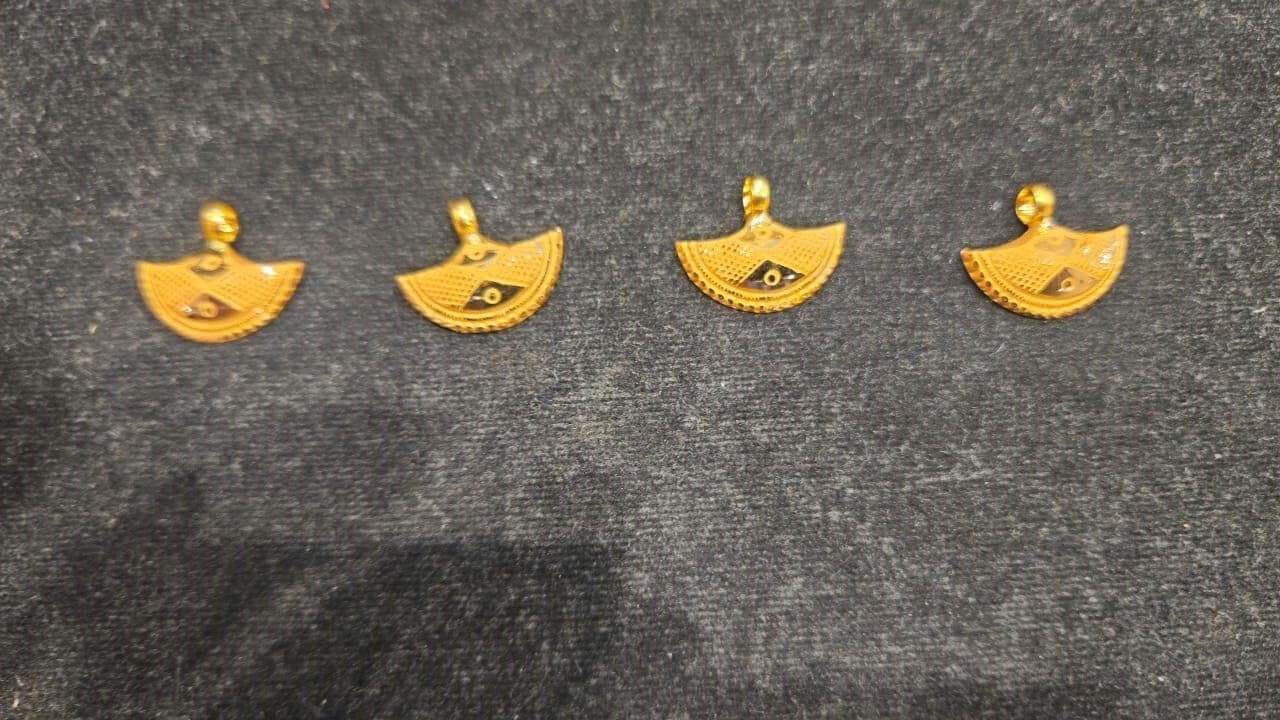 Bhagalpur News: सोने और चांदी के जिउतिया लॉकेट की बढ़ी मांग, जिउतिया 14 को