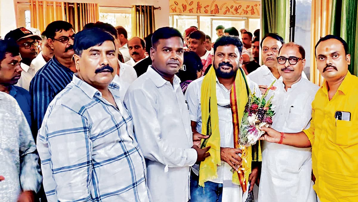 Jamshedpur News : कांग्रेस के प्रभारी पहुंचे शहर, जिला अध्यक्ष को लेकर किया मंथन