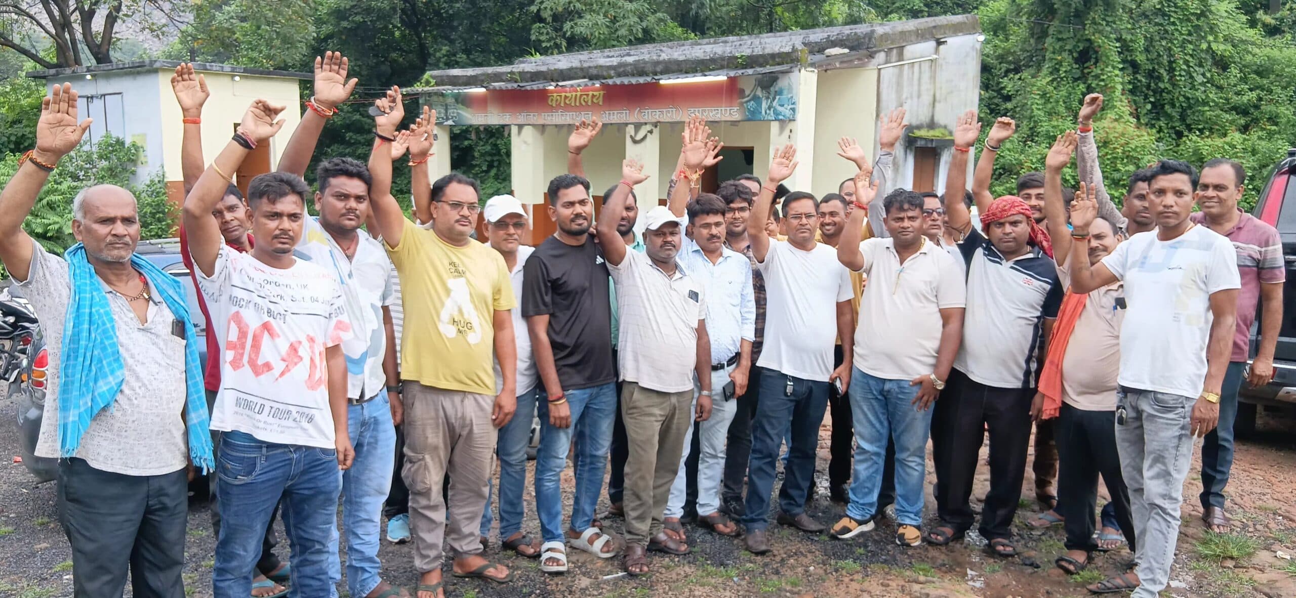 Bokaro News : ट्रक ऑनर एसोसिएशन और कोल लिफ्टर का विवाद थाना पहुंचा