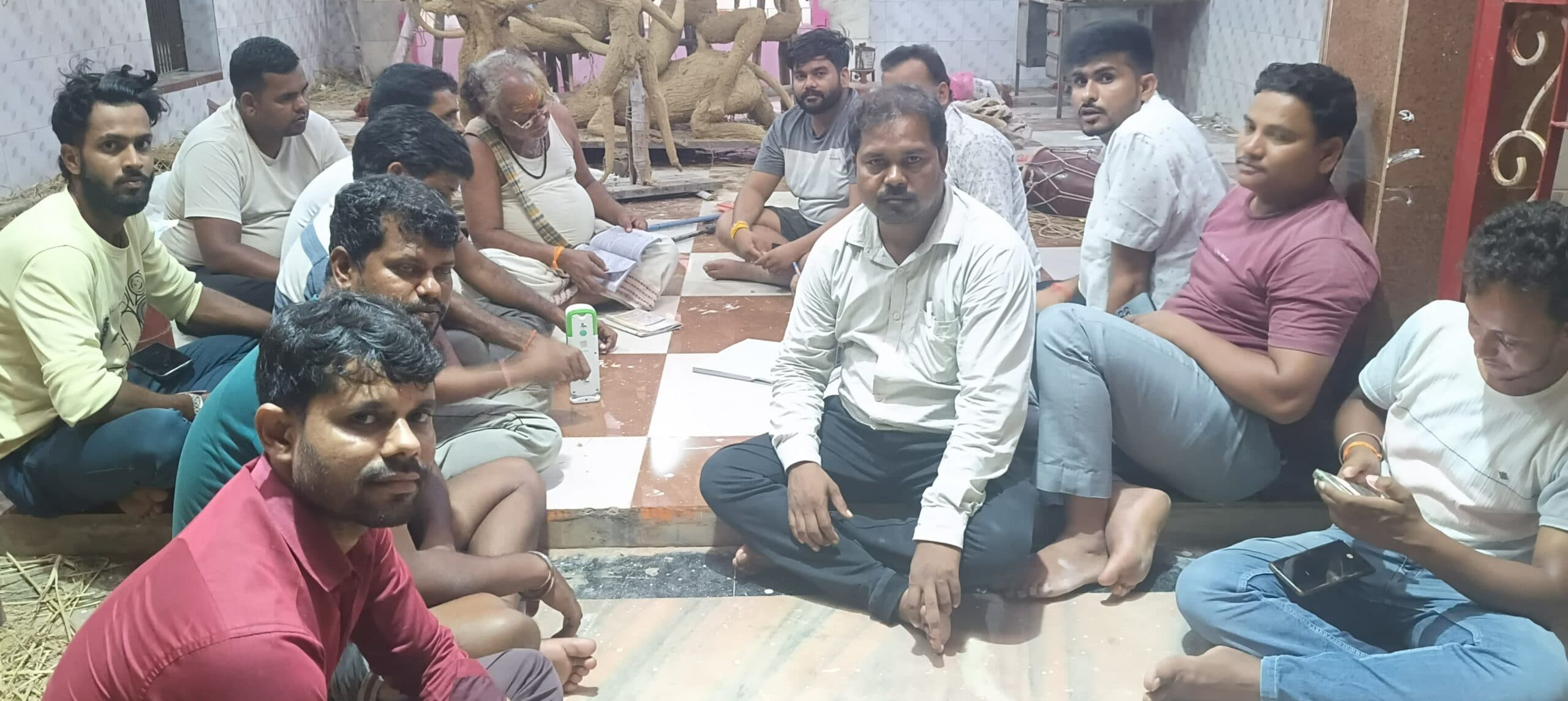 Giridih news: दुर्गापूजा को ले ग्रामीणों की बैठक, कमेटी गठित