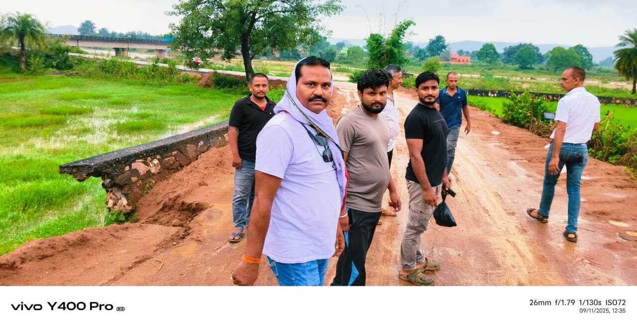 Giridih news: सड़क निर्माण में अनियमितता का आरोप, विरोध