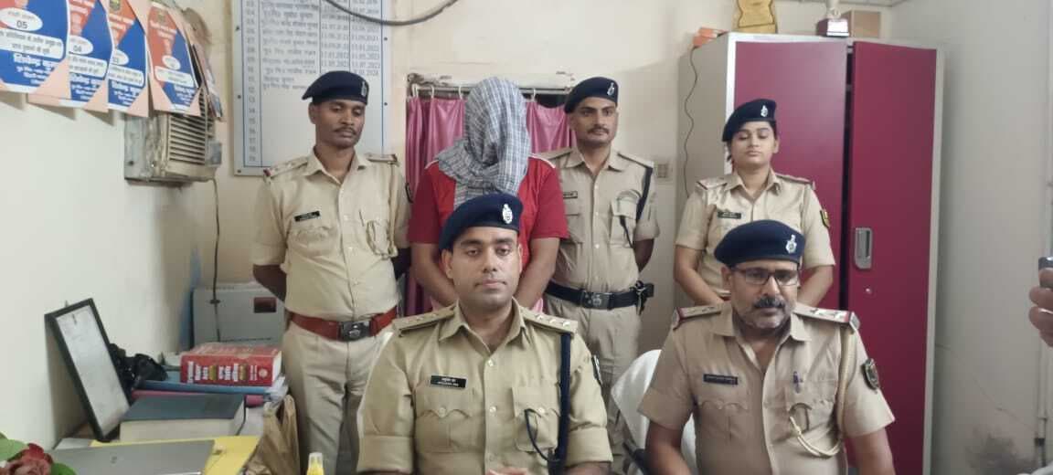 एटीएम कार्ड बदलकर ठगी करने वाला शातिर अपराधी गिरफ्तार