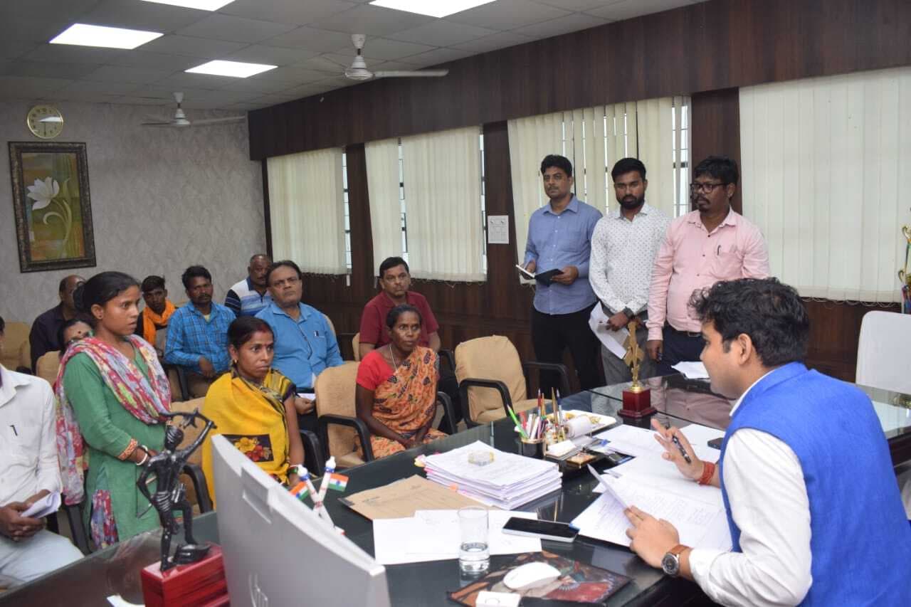 आमजनों की समस्याओं से रूबरू हुए डीसी