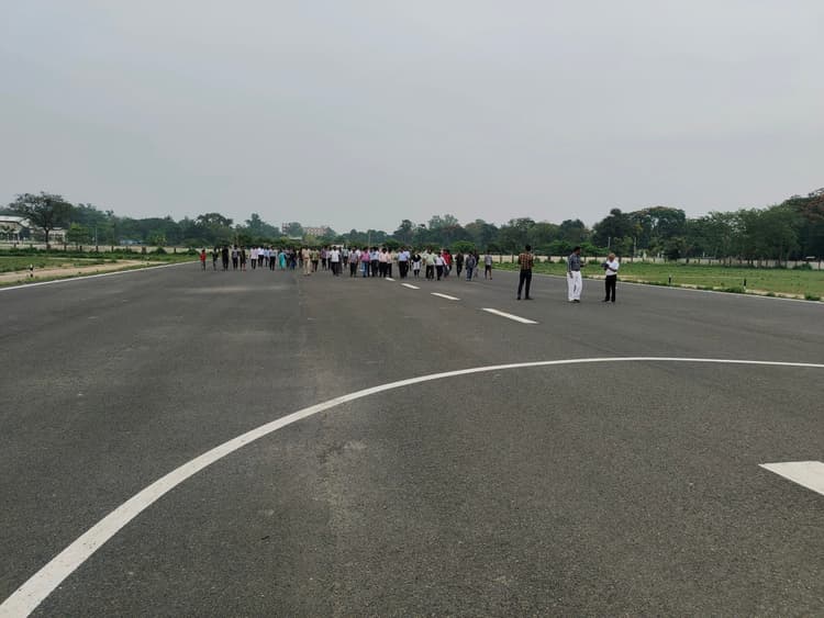 हवाई अड्डे के पश्चिमी भाग में 1121 फीट जमीन होगा अधिग्रहण