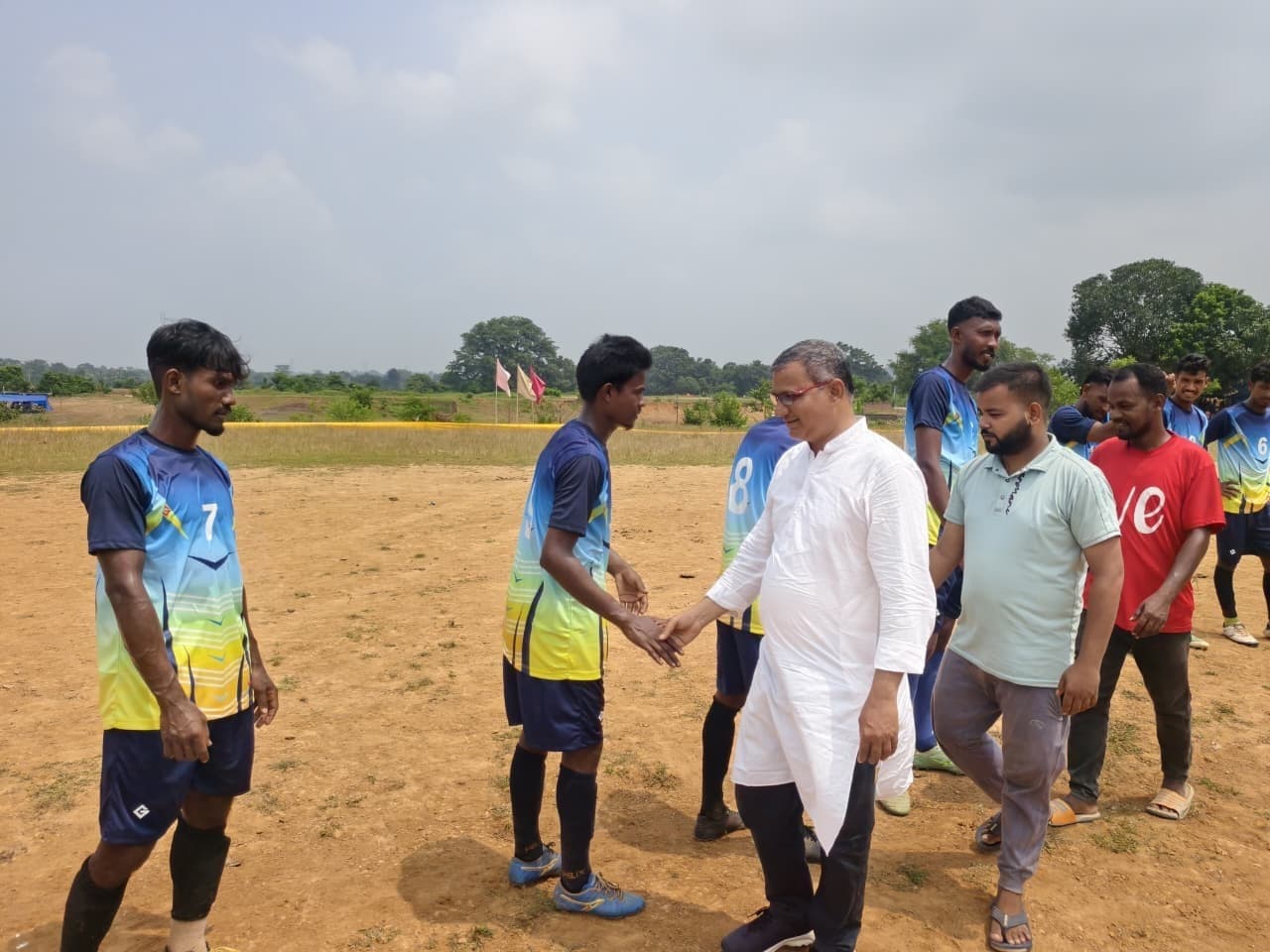 हाथकाठी में तीन दिवसीय फुटबॉल टूर्नामेंट शुरू