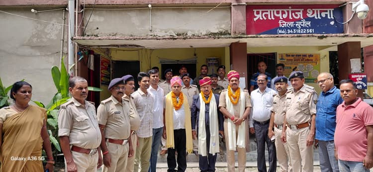 स्थानांतरित थानाध्यक्ष को दी गई भावभीनी विदाई, धर्मेंद्र कुमार ने संभाली कमान