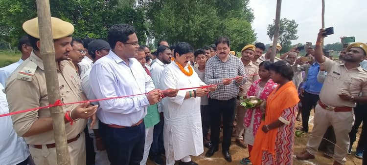 पौधरोपण कर पर्यावरण संरक्षण का दिया संदेश