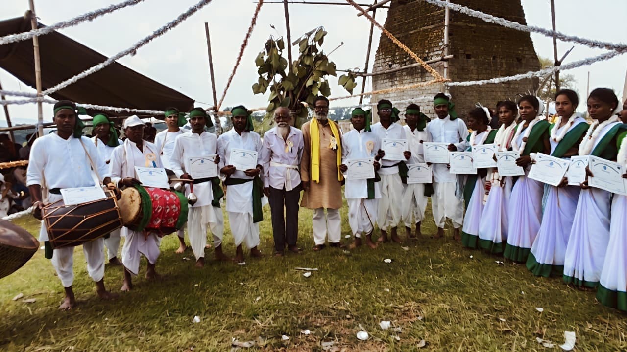 शिव टांगरा मंदिर परिसर में करम मिलन समारोह