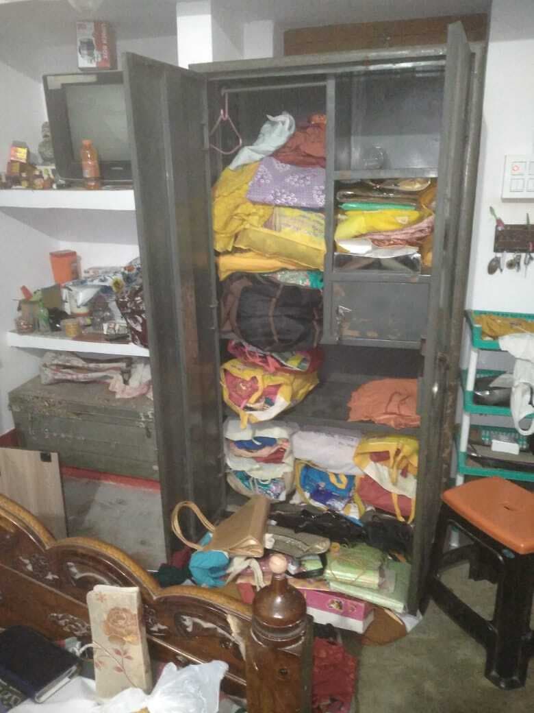 घर से नकदी सहित लाखों के जेवरात की चोरी