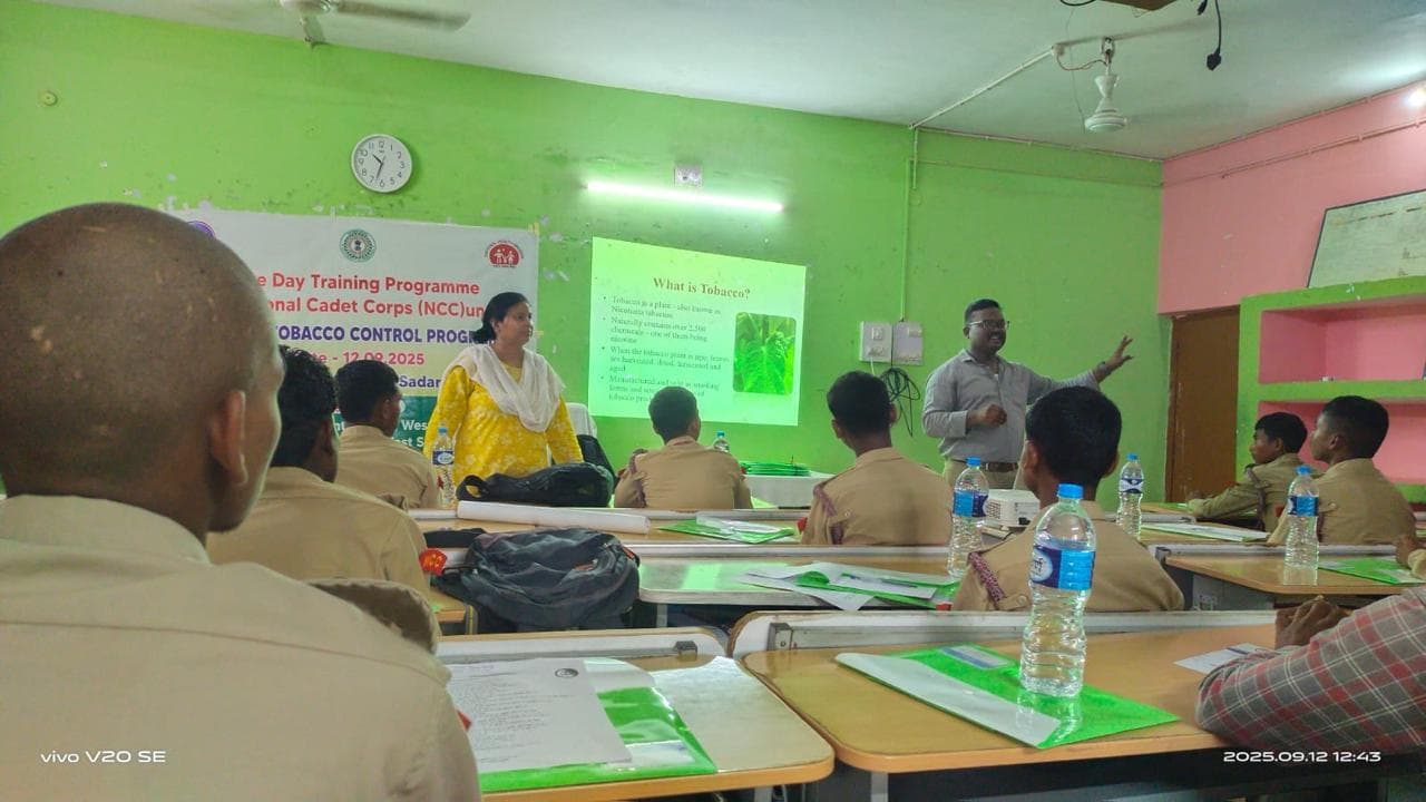 Chaibasa News : एनसीसी कैडेटों ने तंबाकू का सेवन नहीं करने की ली शपथ