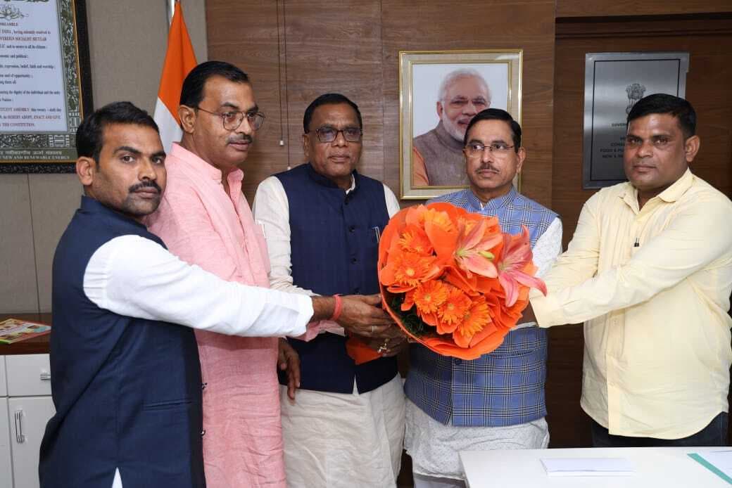 Giridih News :बगोदर विधायक ने की केंद्रीय मंत्री प्रह्लाद जोशी से भेंट