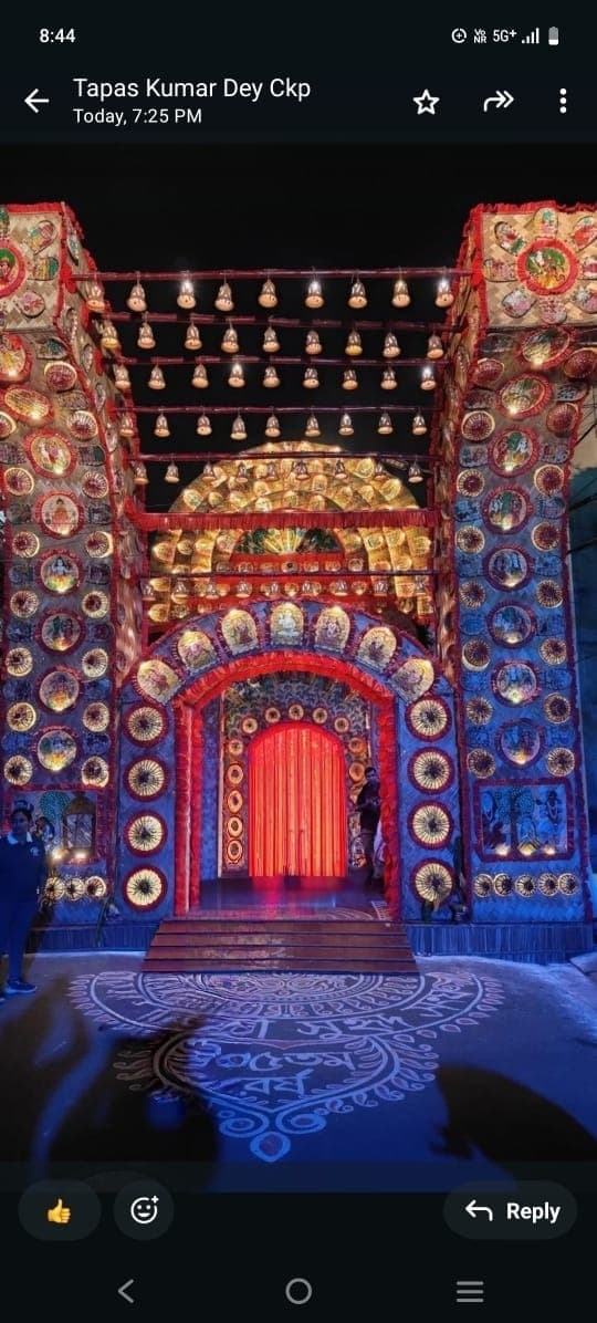 Chaibasa News :सूप, फूल व चटाई से तैयार पंडाल में माता विराजेंगी