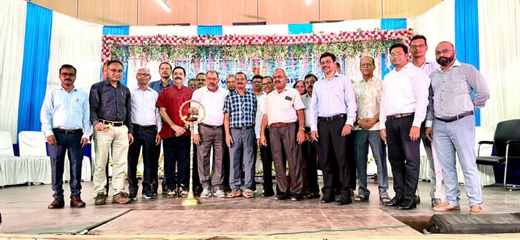 Dhanbad News: परिश्रम, आत्मविश्वास व कौशल विकास को बनायें जीवन का हिस्सा