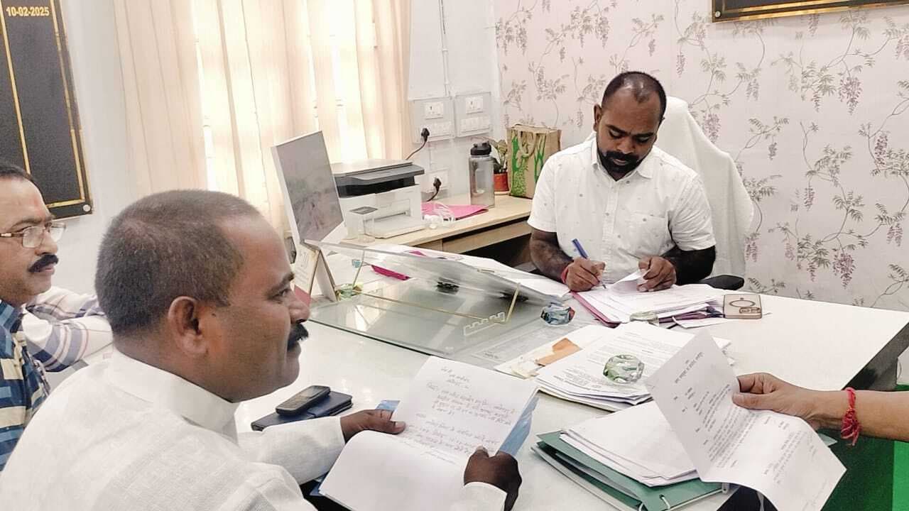 Jamshedpur News : टाटा ब्लू स्कोप स्टील के ठेका मजदूरों को ओवरटाइम का भुगतान नहीं, 7 को सुनवाई