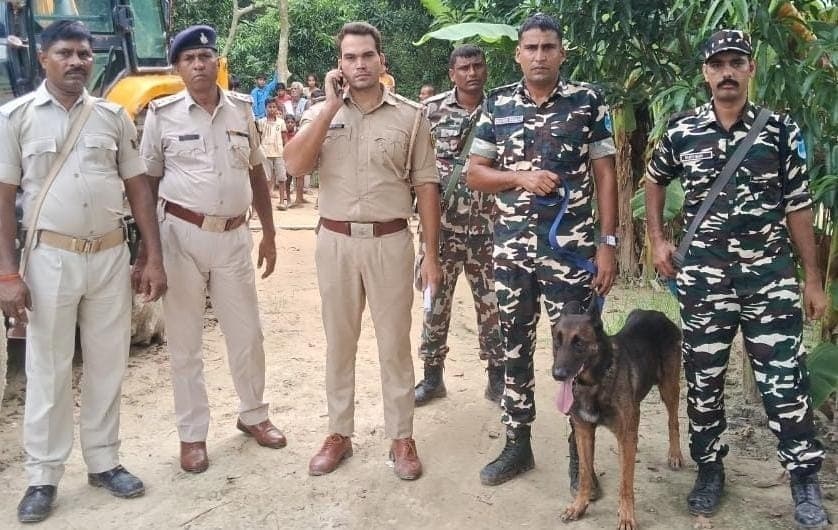 Sitamarhi : जेसीबी का कीमती पार्ट्स समेत अन्य सामान की चोरी