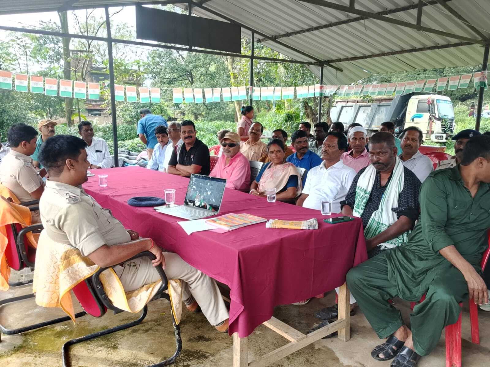 दुर्गा पूजा व दशहरा को लेकर शांति समिति की बैठक