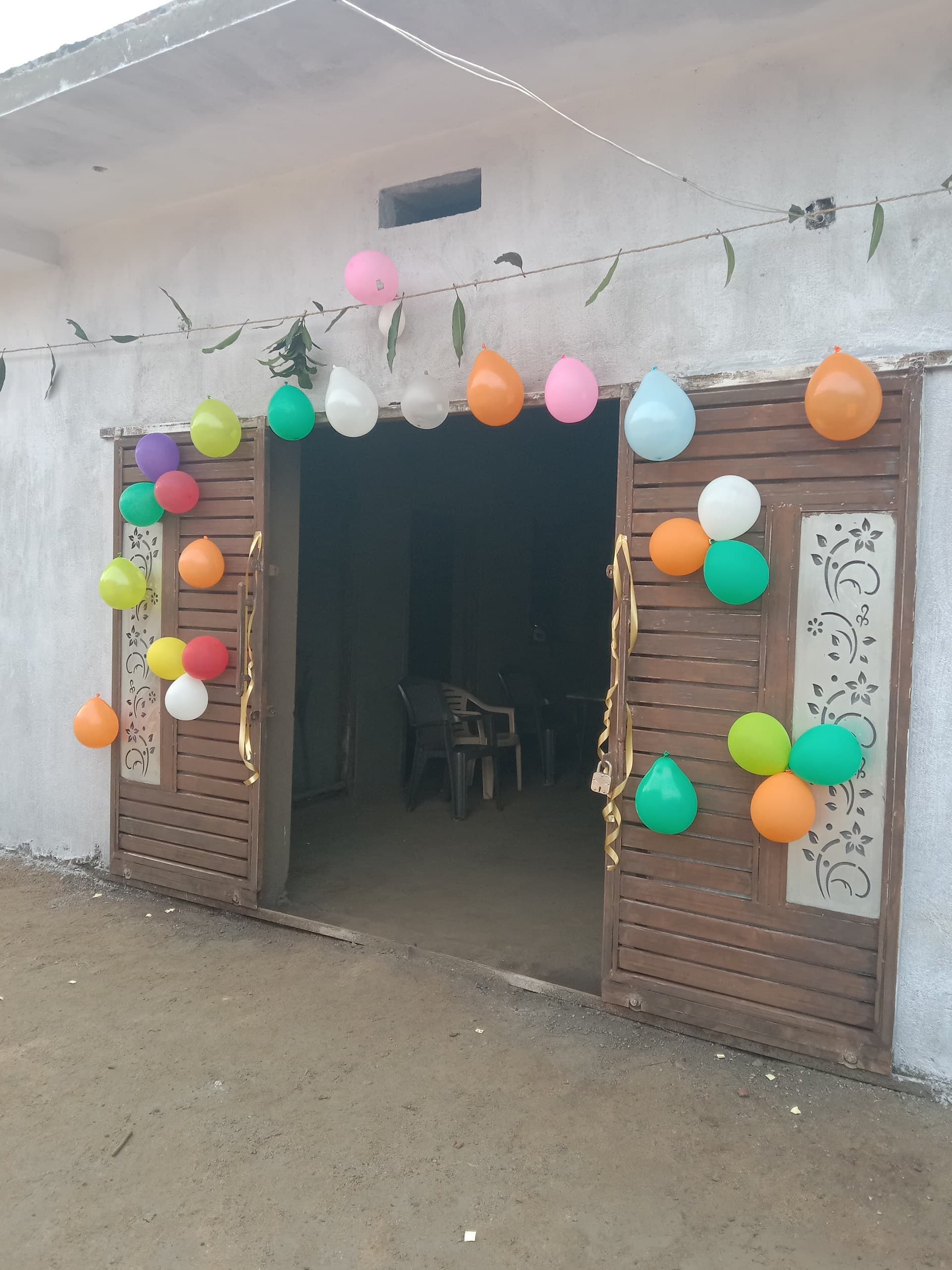 लाभुक को अबुआ आवास में कराया गया गृह प्रवेश.