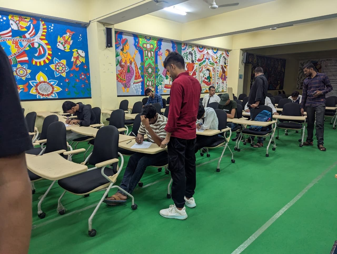 हिंदी न केवल हमारी मातृभाषा है, बल्कि देश की एकता और संस्कृति की है पहचान : प्राचार्य