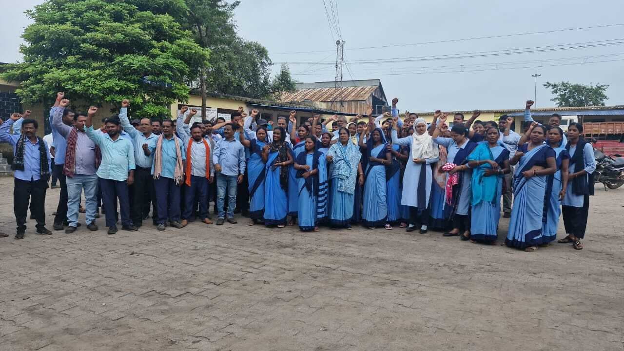 परियोजना कामगारों ने संडे और पीएचडी को देने की मांग की