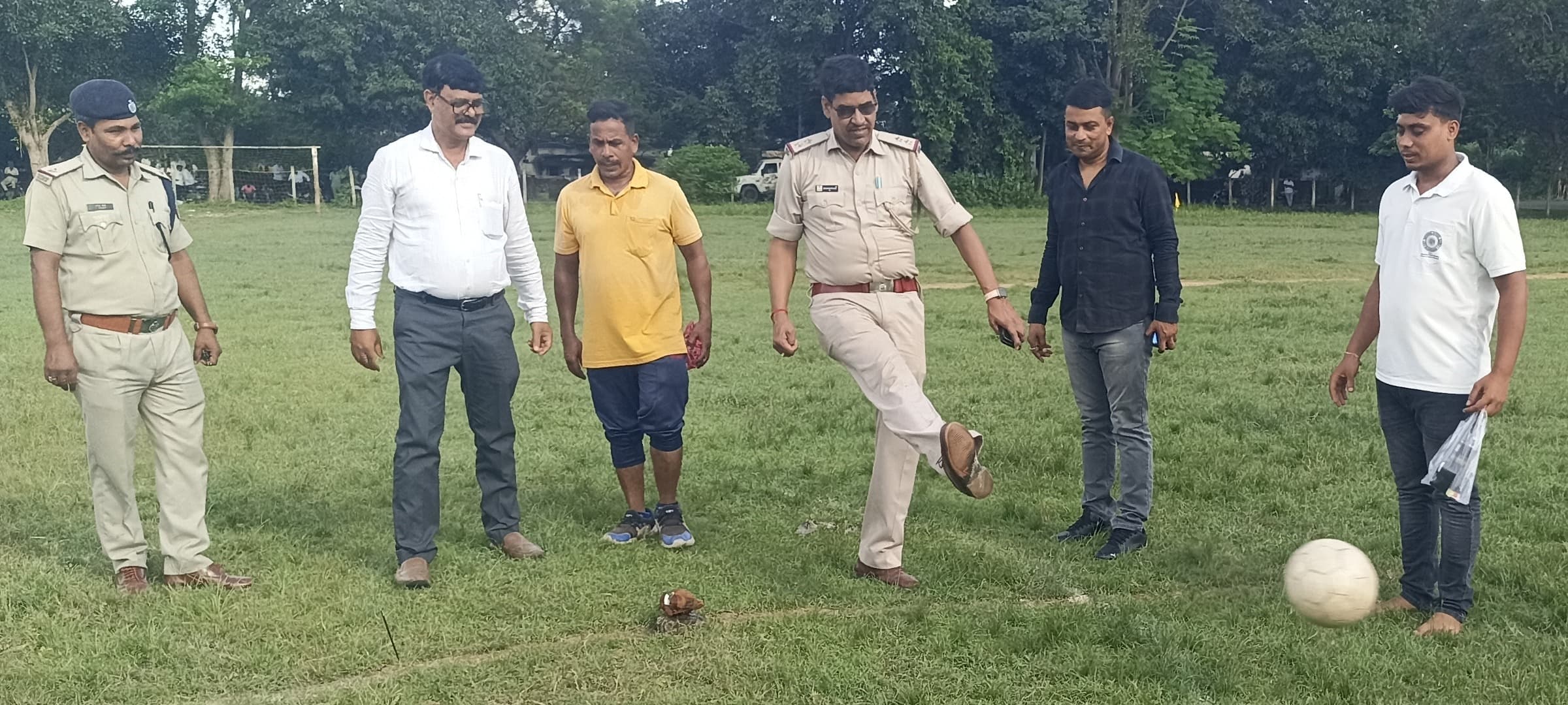 Dhanbad News : महुदा में दो दिवसीय फुटबॉल शुरू, एमएस क्लब जीता