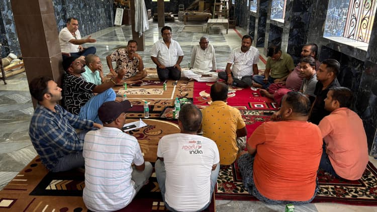 चोरी की बढ़ी वारदात के विरोध में आज बंद रहेगा बाजार, व्यापारियों ने बैठक में लिया निर्णय