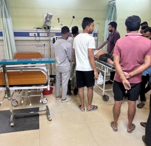 बस की टक्कर से सेवा निवृत बीईओ गंभीर, स्थिति नाजुक -पुलिस ने बस को किया जप्त