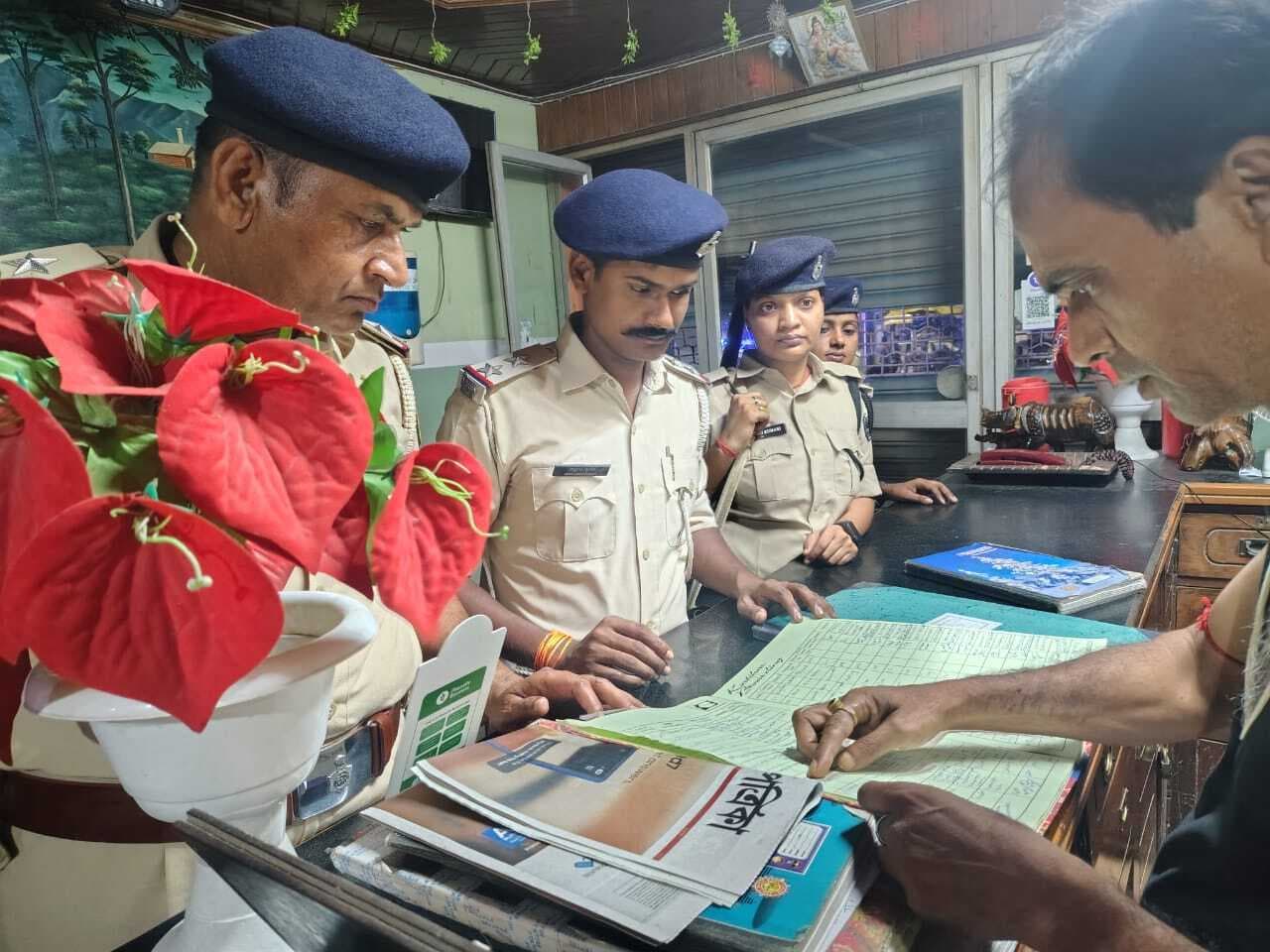 होटल व धर्मशाला में अवैध प्रवासियों की जांच की गई