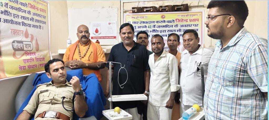 एसपी धीमान समेत 12 लोगों ने किया रक्तदान