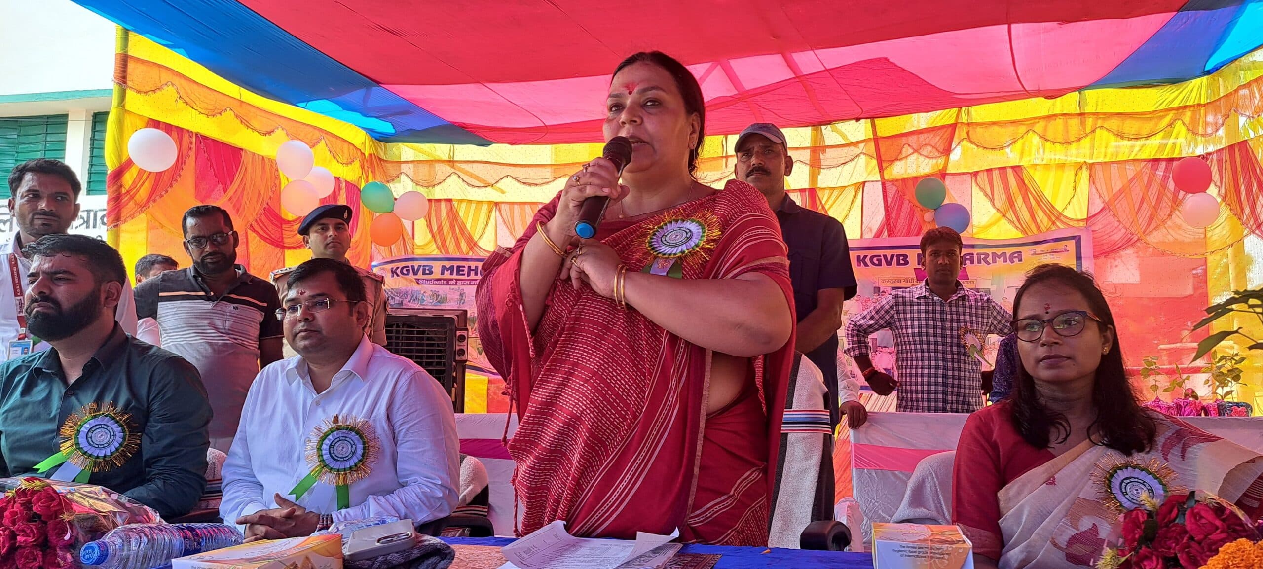 ग्रामीण क्षेत्रों के स्कूलों की समस्या का होगा समाधान : दीपिका