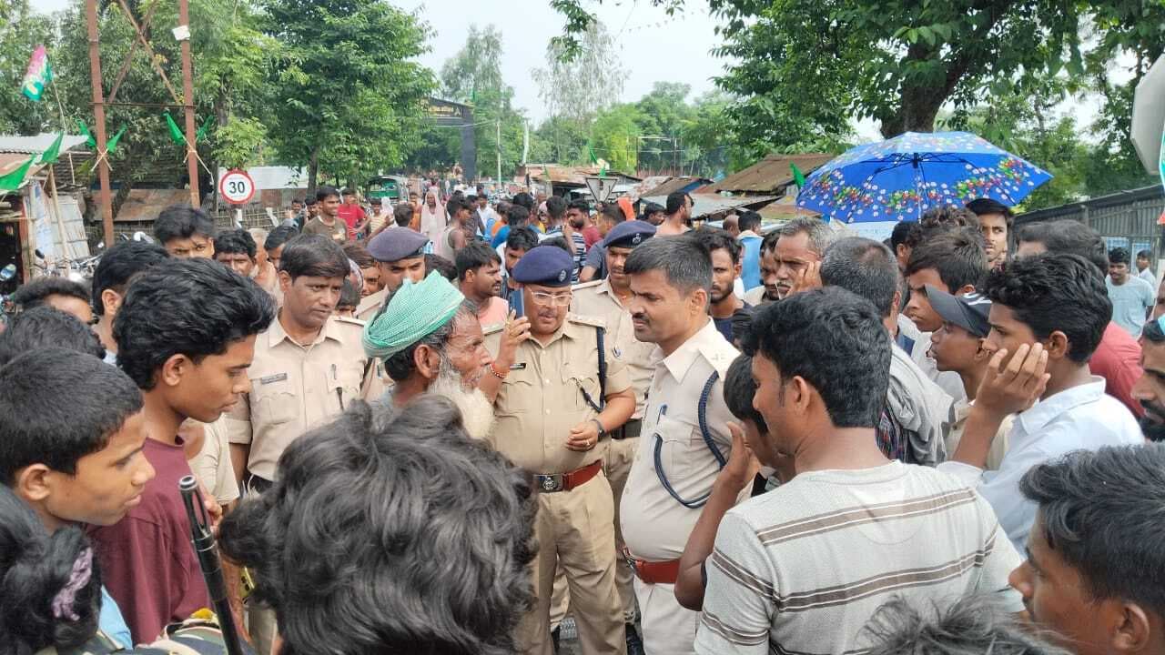 कोढ़ा के मुसापुर पंचायत में करंट की चपेट में आने से 29 मवेशियों की मौत