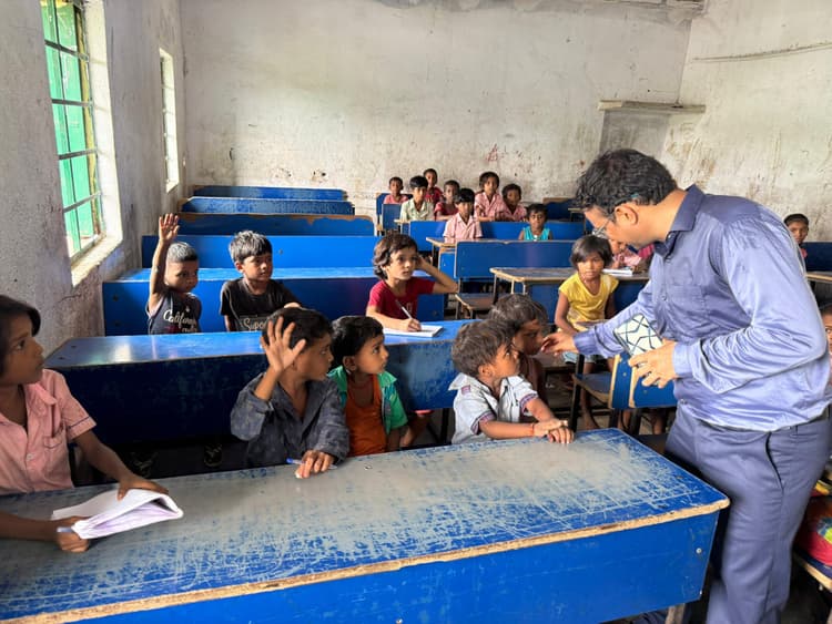 डीसी ने एथलेटिक्स केंद्र व विद्यालयों का किया निरीक्षण