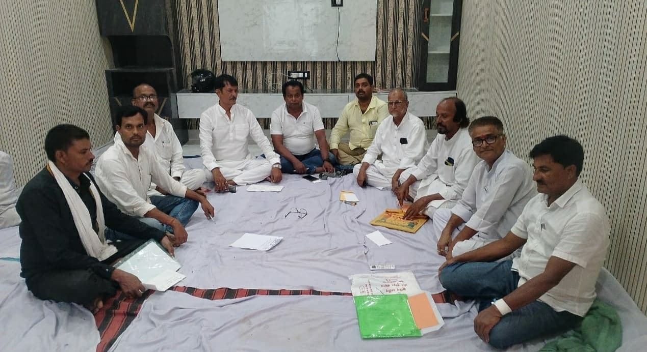 कांग्रेस जिलाध्यक्ष ने की प्रखंड अध्यक्ष के साथ बैठक